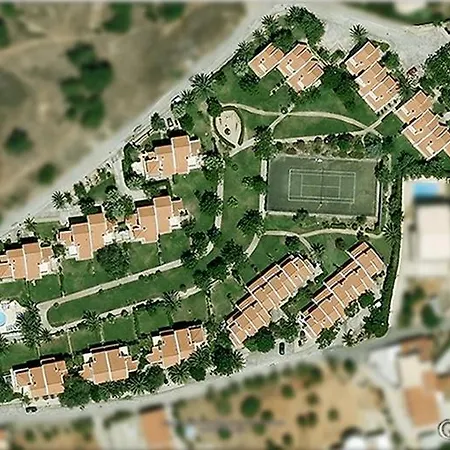 The Concierge - Pool & Tennis Villa